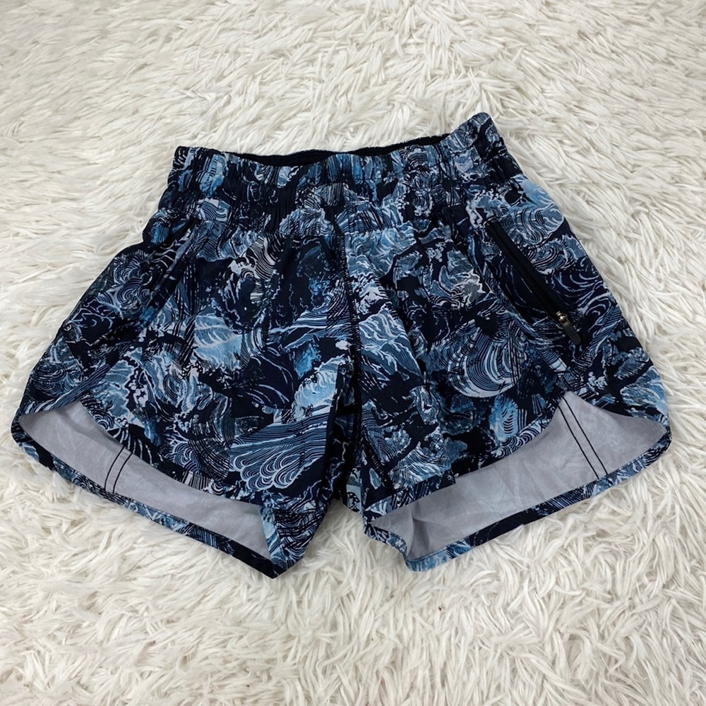 Lululemon Tracker Short V *4" Eternal Wave Starlight Black